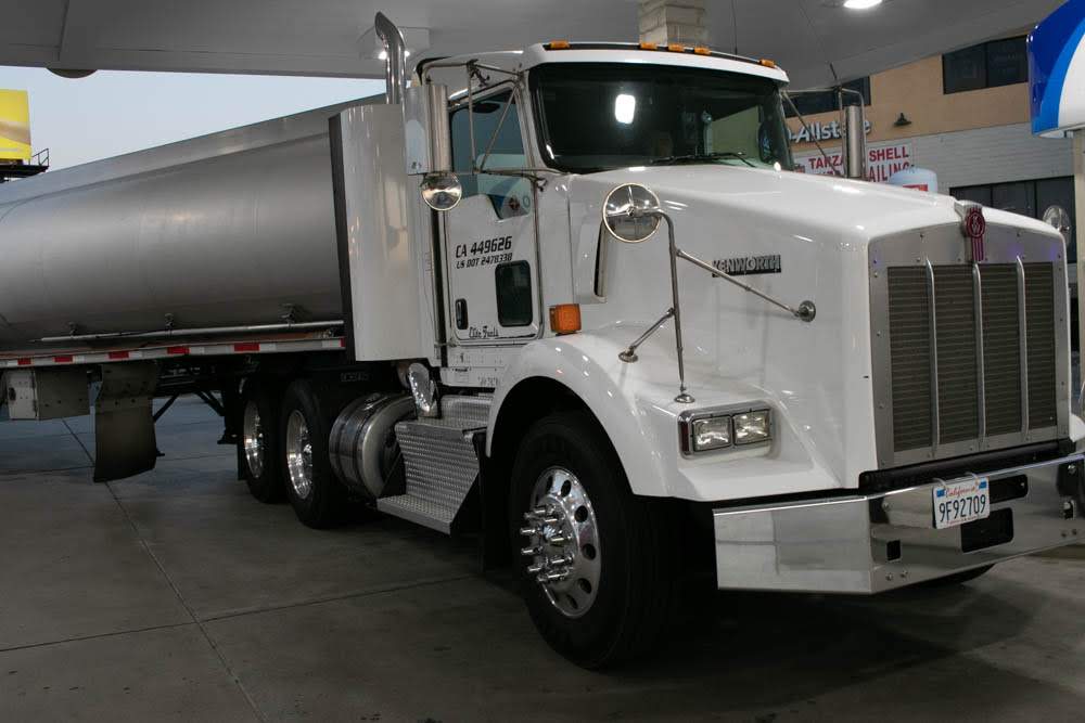 Houston, TX – Four Injured in 18-Wheeler Wreck on Aldine Bender Rd near Henry Rd