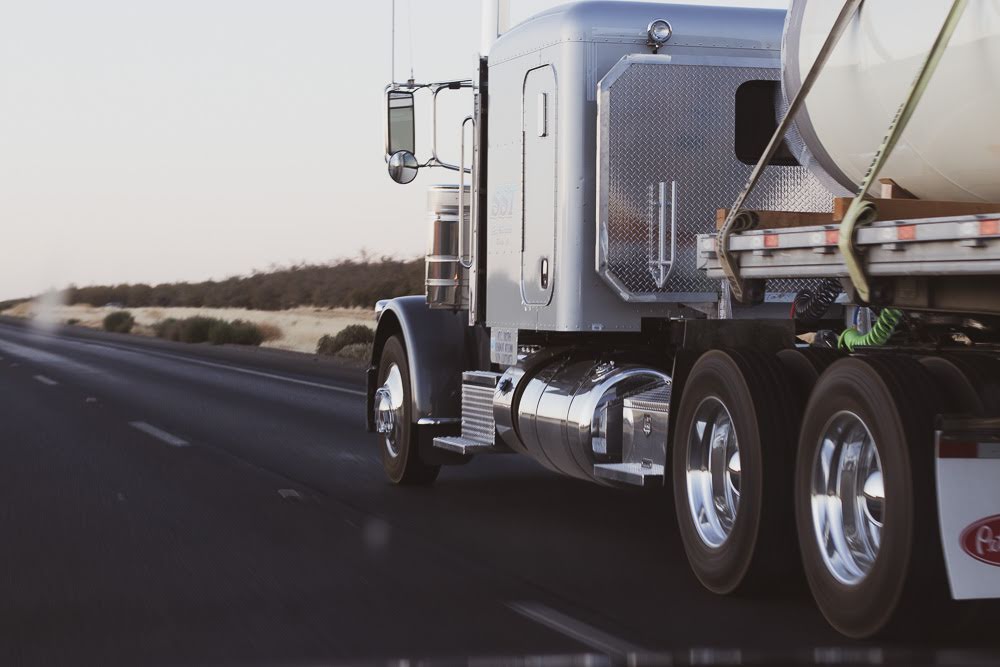 Hill County, TX – Truck Accident on TX-77 Leaves One Injured