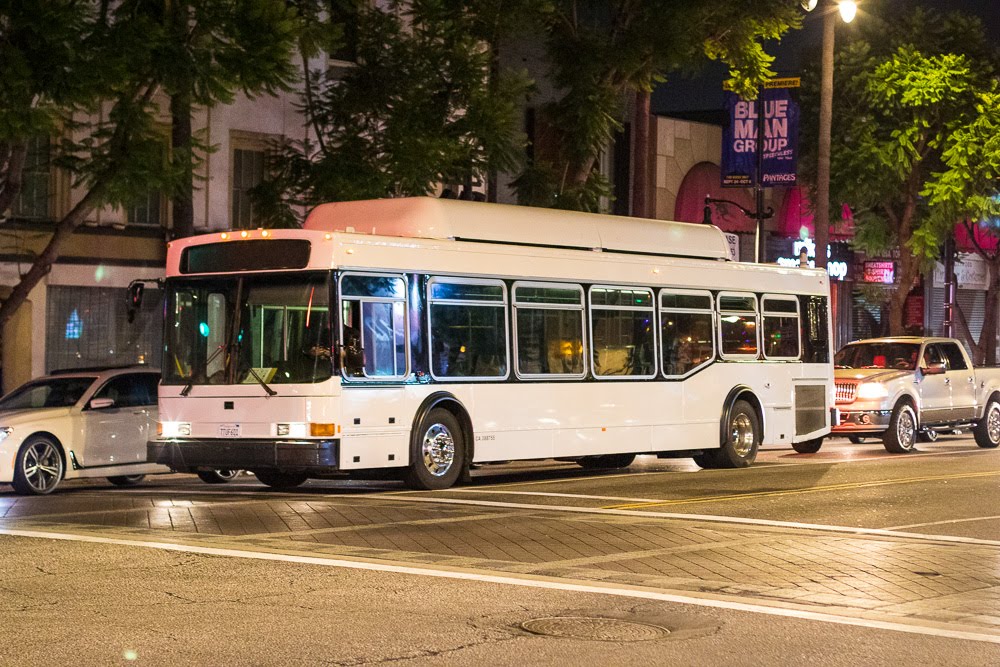 Houston, TX – Sixteen Injured in Bus Crash on Uvalde Rd